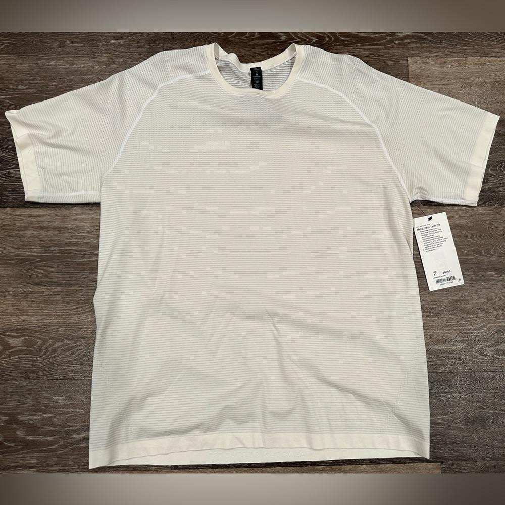 Men’s Lululemon Metal Vent Tech Shirt Size XL